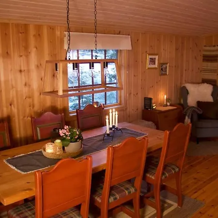 Koselig Familiehytte Pa Romasen